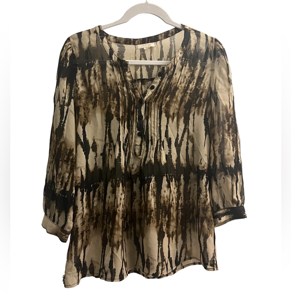 Trendy, lightweight blouse.  Size XS. Long sleeve.